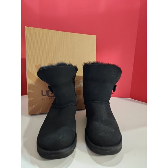 UGG Women Bailey Button Bling Black Boots Size 7 Sheepskin Shearling S/N 5803 - Picture 3 of 13